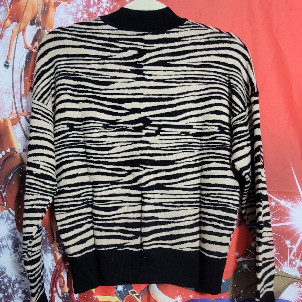 WAYF Sweater - Picture 6 of 8
